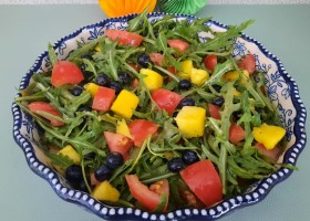 Rezept für einen bunten Sommersalat